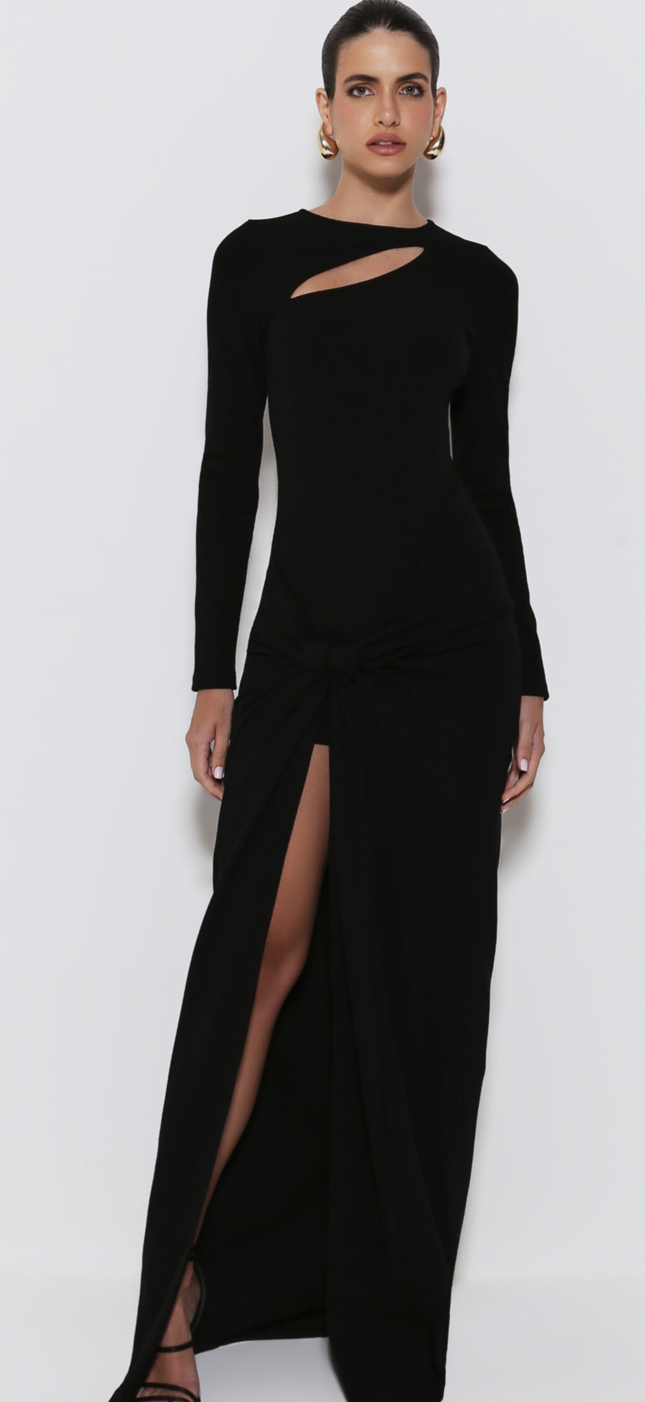 VESTIDO LONGO COM TORCAO LATERAL E ABERTURA DIAGONAL