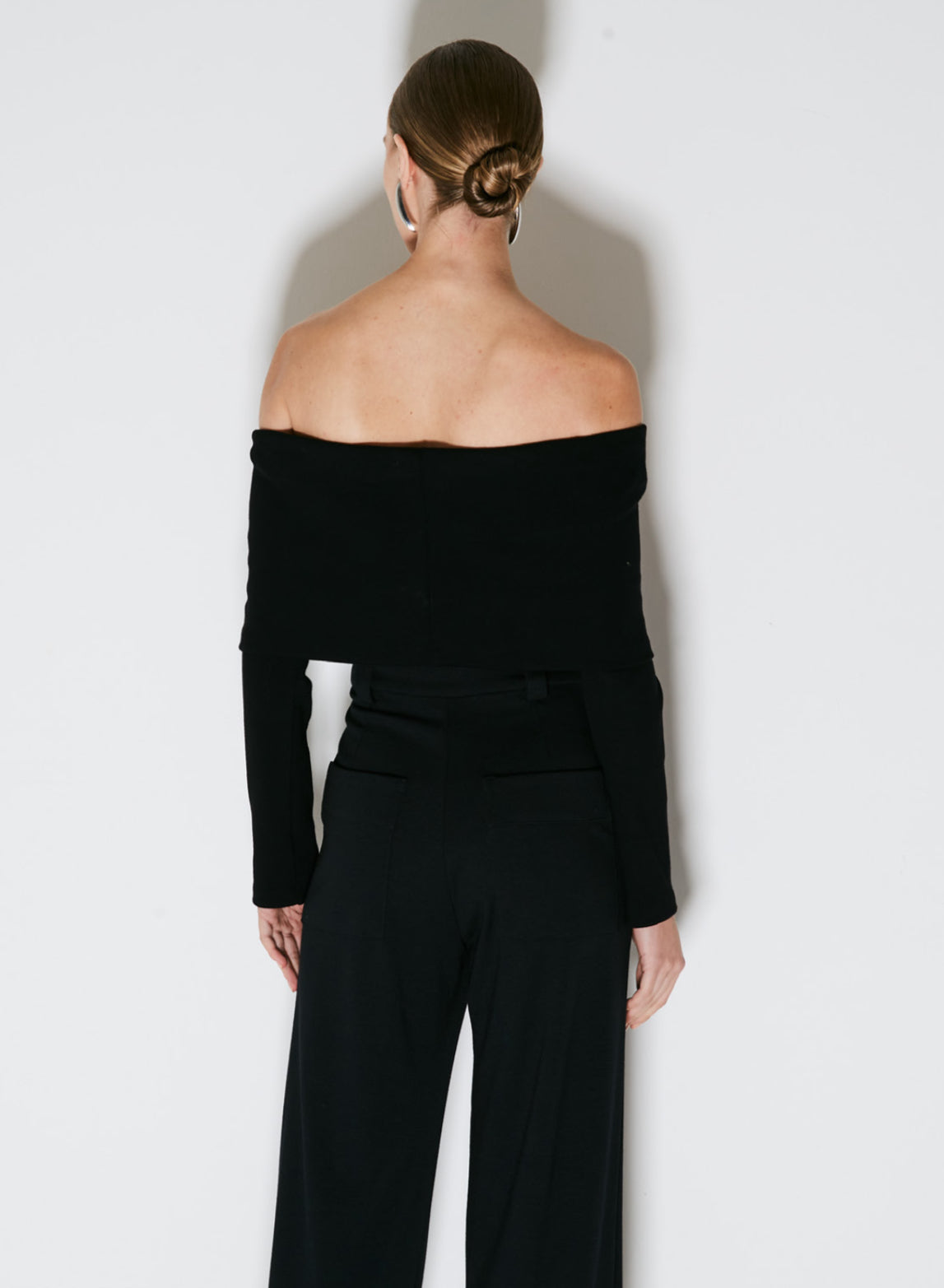 CROPPED OMBRO A OMBRO NEGRO