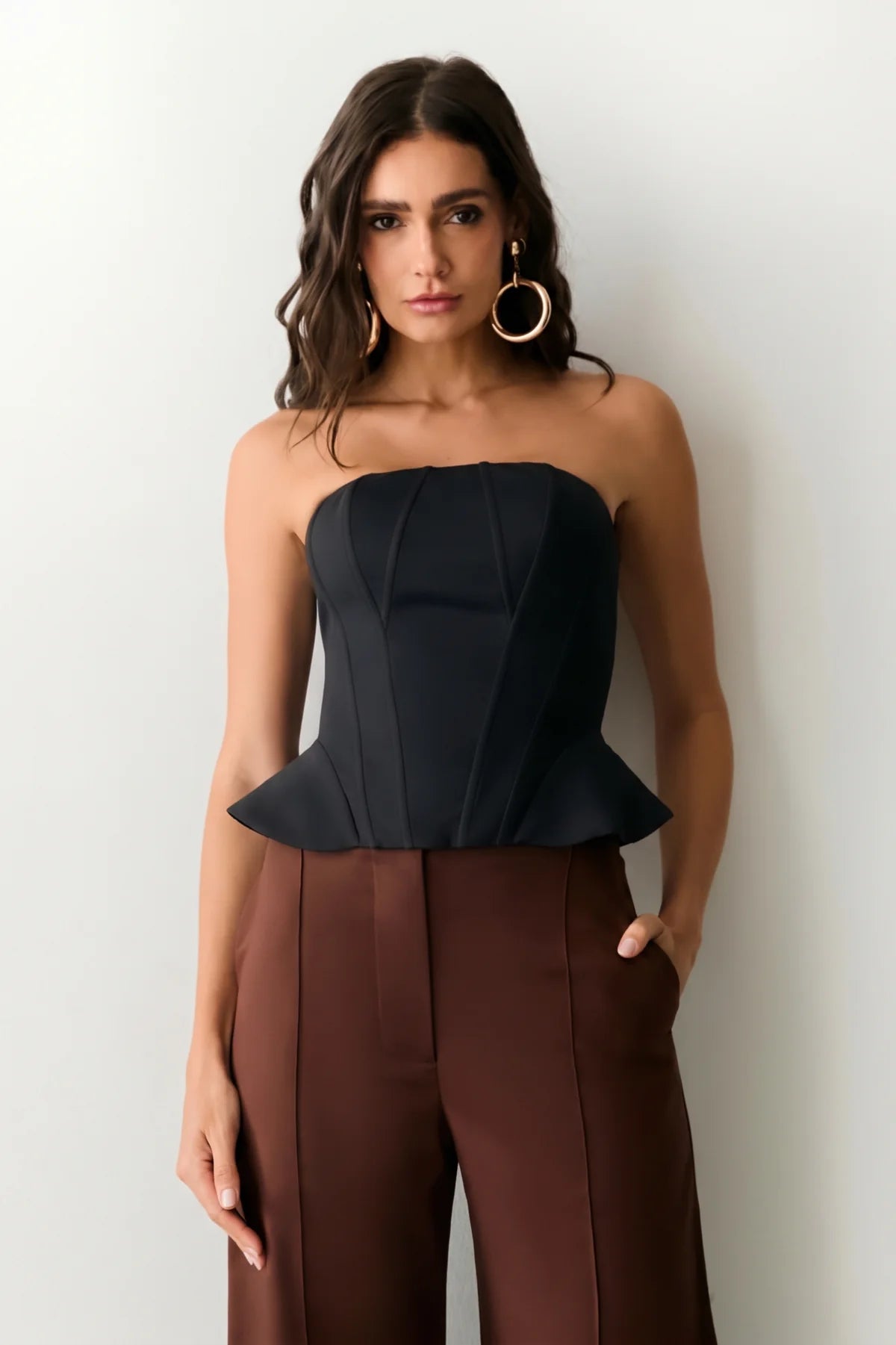 CROPPED TOMARA QUE CAIA RECORTES COM BARBATANAS LATERAL AMPLA PRETO 51388
