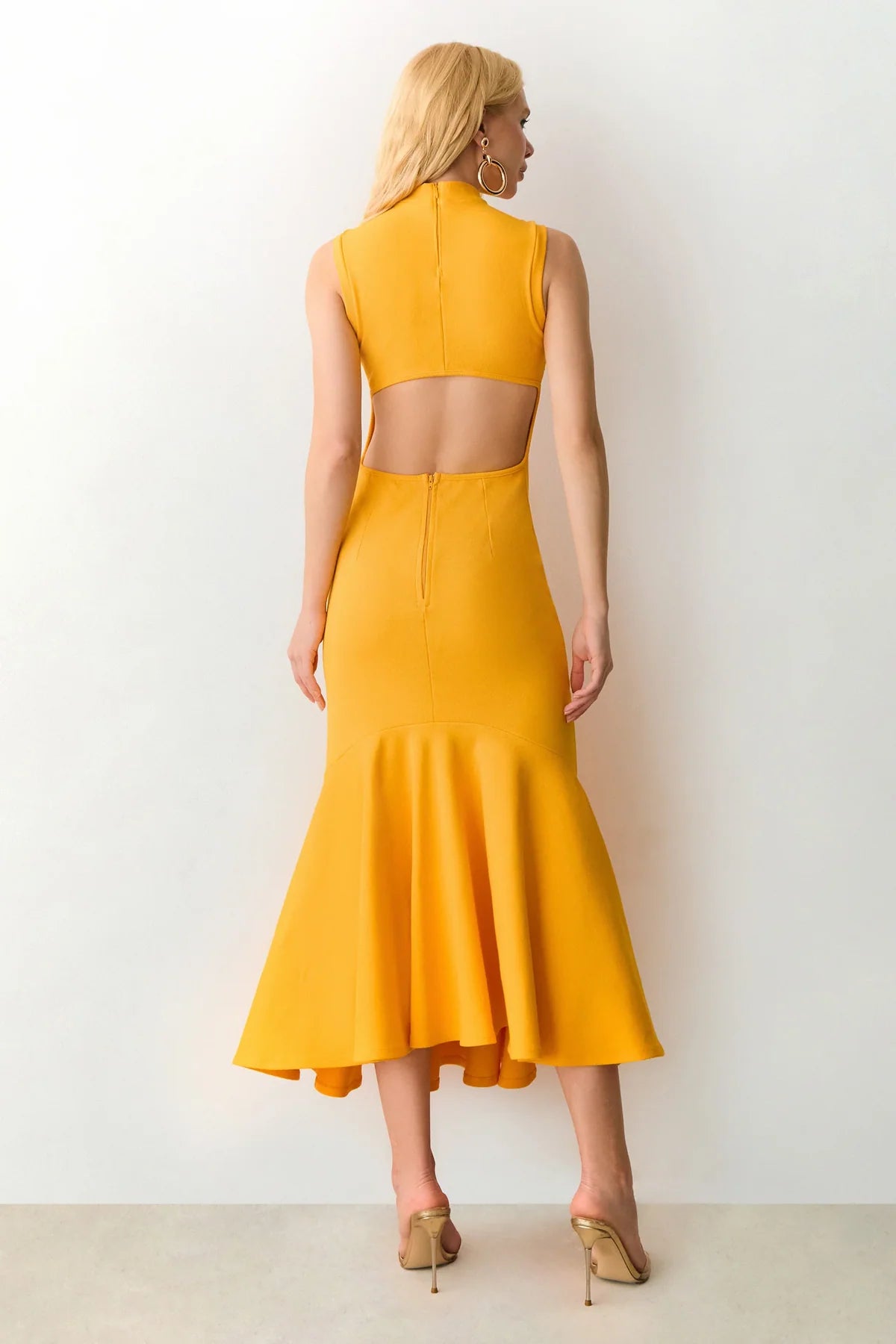 VESTIDO MIDI BARRA COM RODA AMPLAE ABERTURA COSTAS LARANJA MANGA 11779