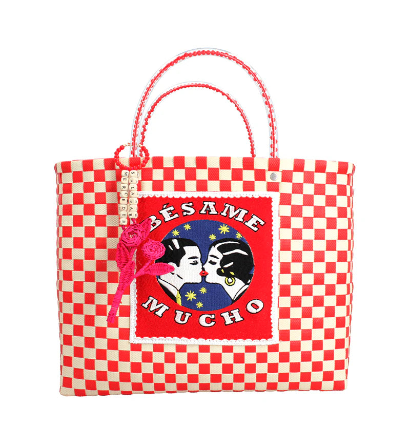 CARTERA BESAME MUCHO