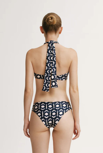 BIKINI SUSY IKAT