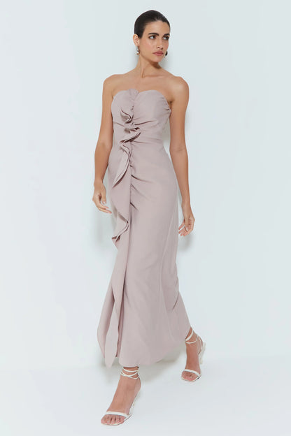 VESTIDO MIDI TOMARA QUE CAÍA COM DETALLES