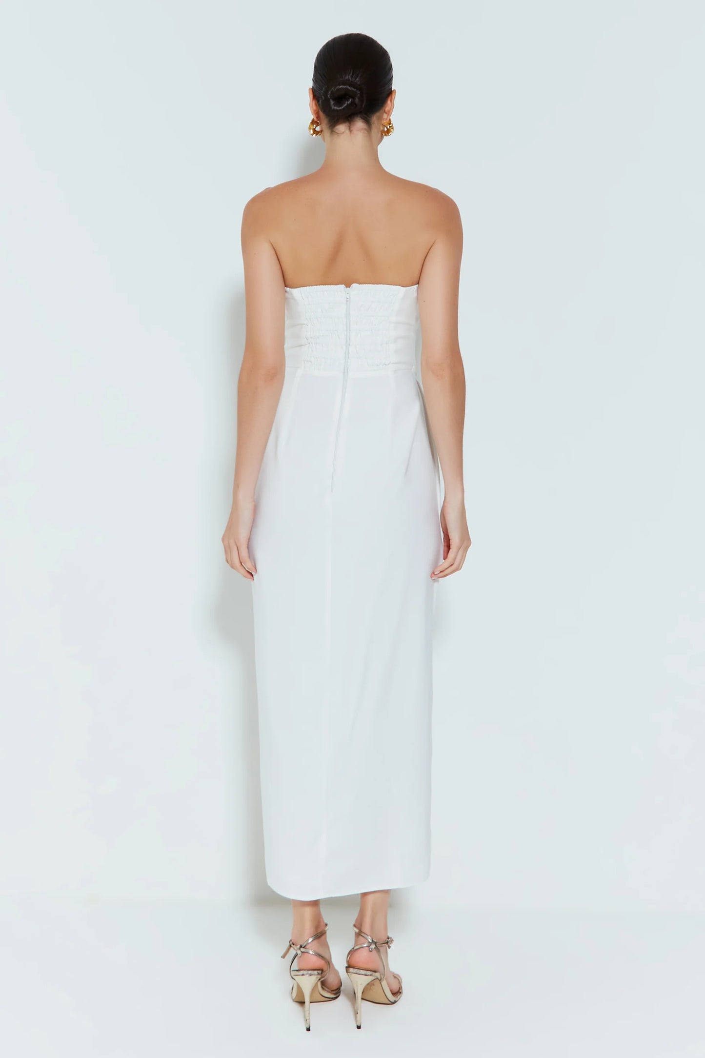 VESTIDO MIDI TOMARA QUE CAÍA COM DETALLES
