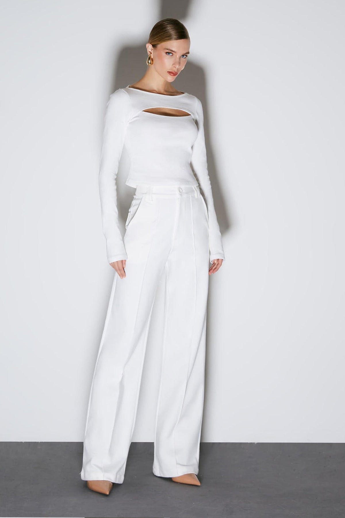 CALCA PANTALONA COM FRISOS OFF WHITE 48115