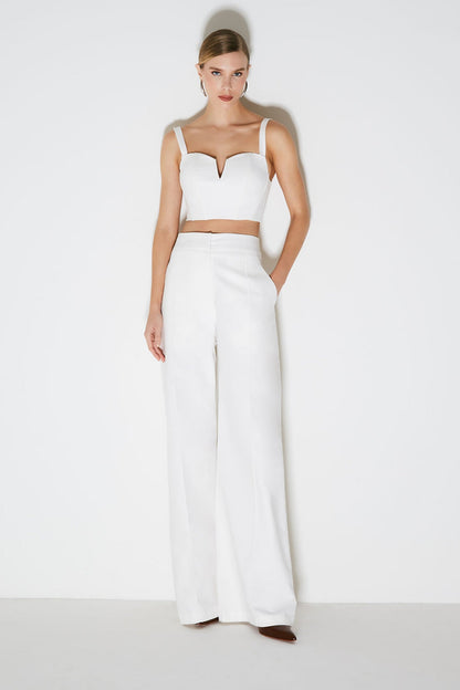 CALCA PANTALONA ESTRUCTURADA COM FRISOS OFF WHITE 45140