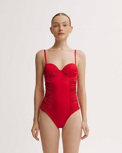 EUGENIA ESCARLATA ONE PIECE