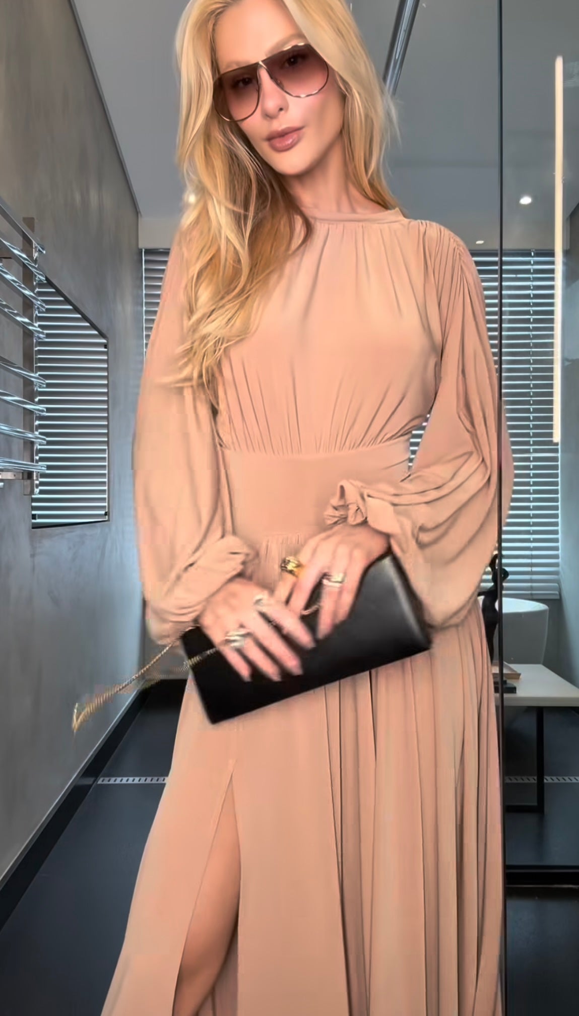 VESTIDO MIDI MANGAS BUFANDAS