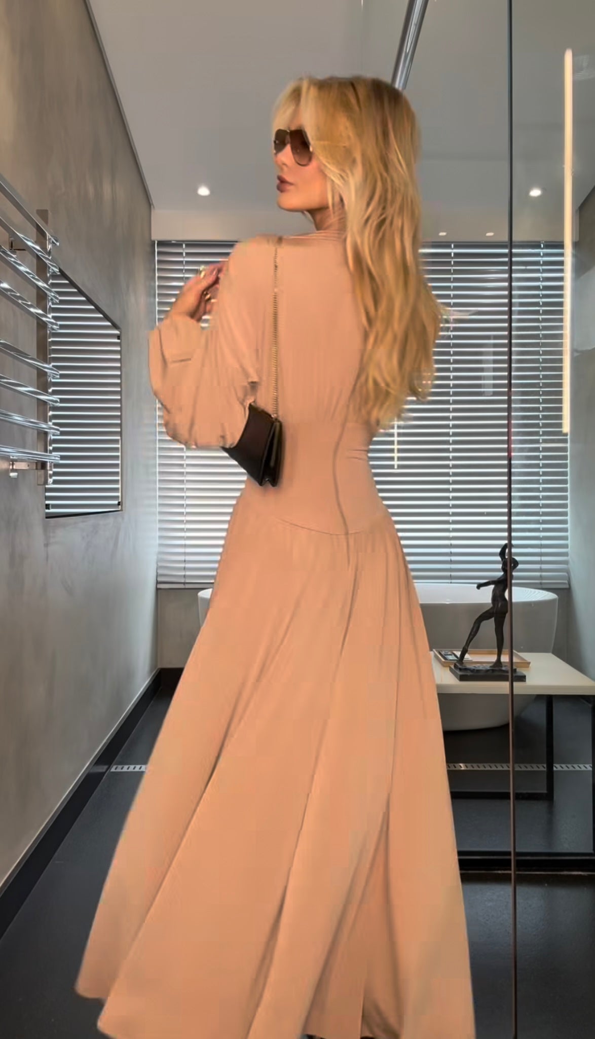 VESTIDO MIDI MANGAS BUFANDAS