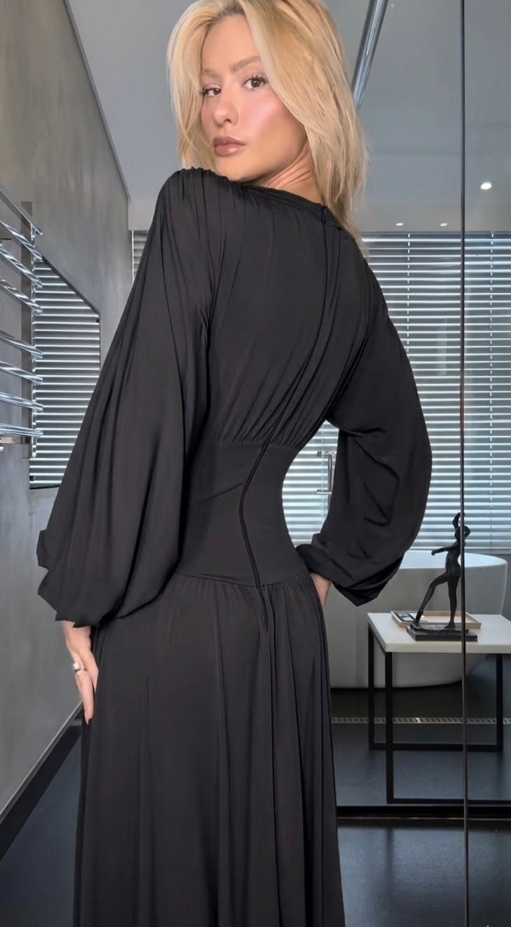VESTIDO MIDI MANGAS BUFANDAS PRETO