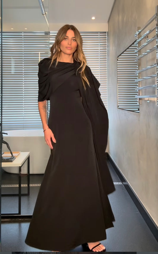 VESTIDO MIDI ALONGADO FLUIDO SOBREPOSICAO PRETO