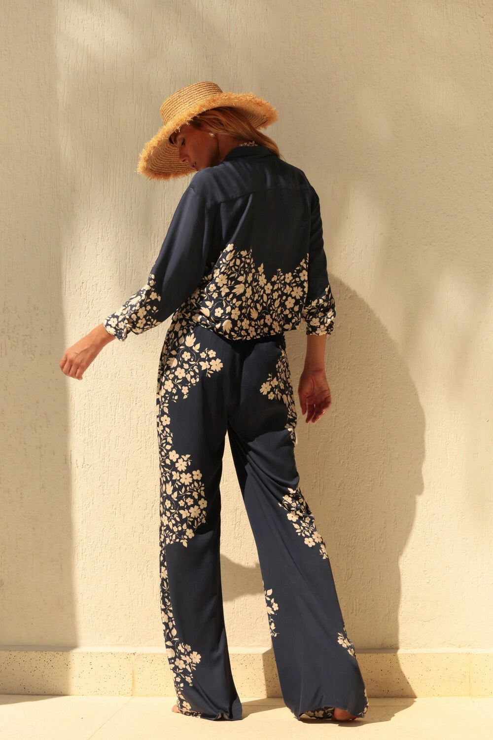 FLORAL NAVY PANTS