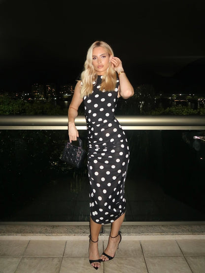 VESTIDO MIDI CON HOMBRERAS