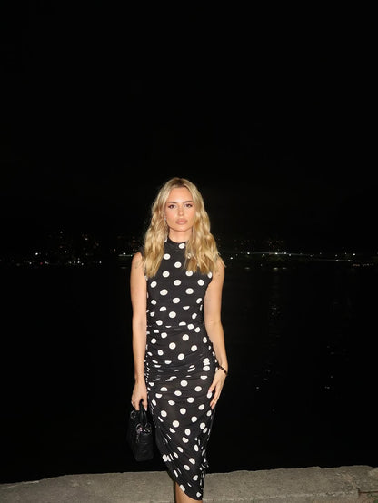 VESTIDO MIDI CON HOMBRERAS