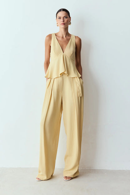 SET COM TOP ESCOTE EN V Y PANTALÓN CON CORREA