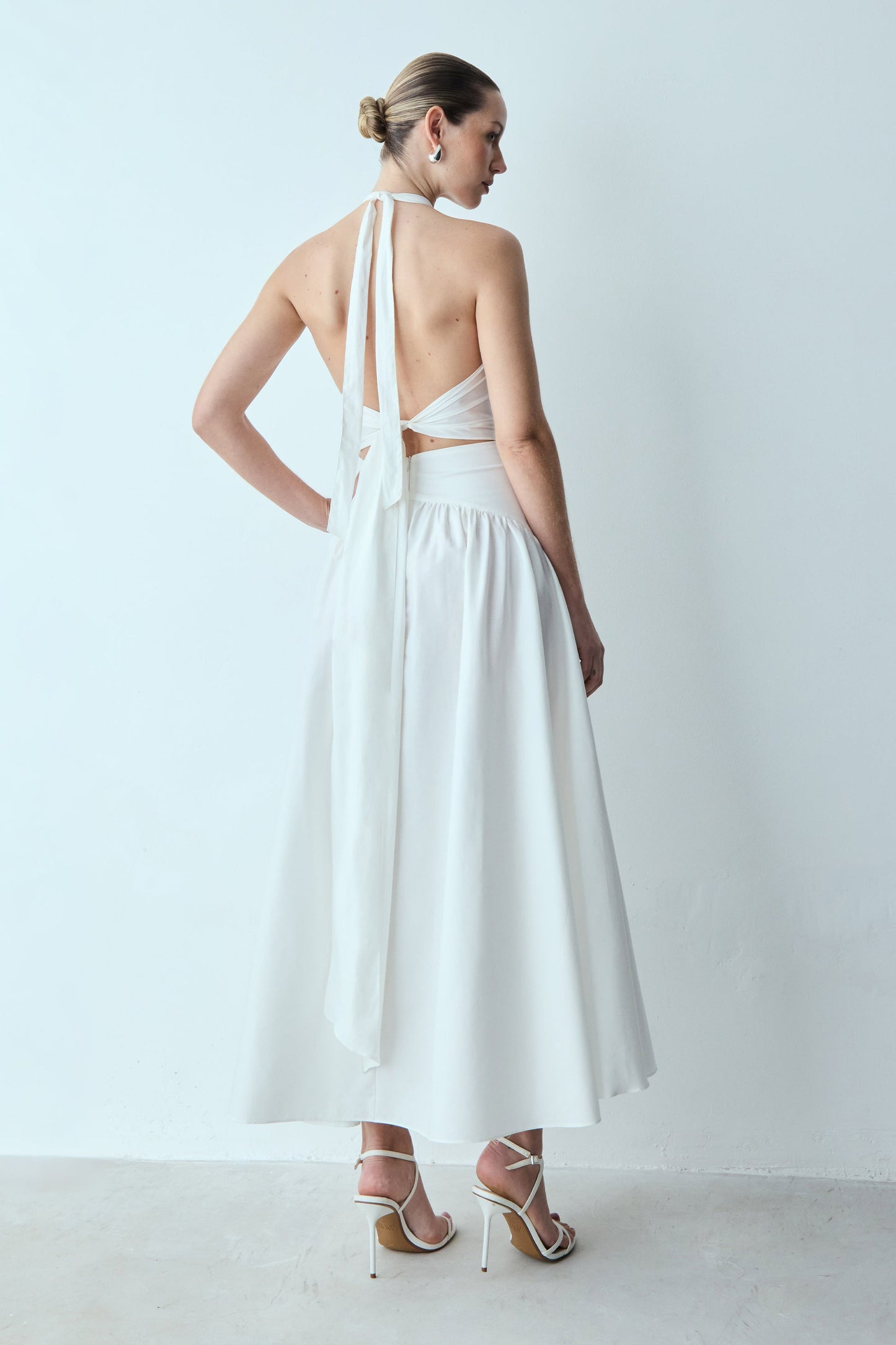 VESTIDO CORTE HALTER