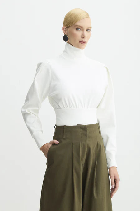 BLUSA MANGA LONGA GOLA ALTA AJUSTADA NA CINTURA