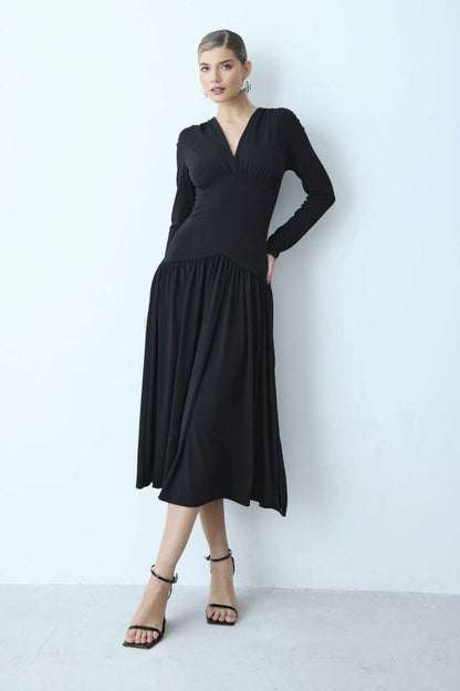 VESTIDO MIDI ALONGADO ACINTURADO BARRA AMPLIA PRETO