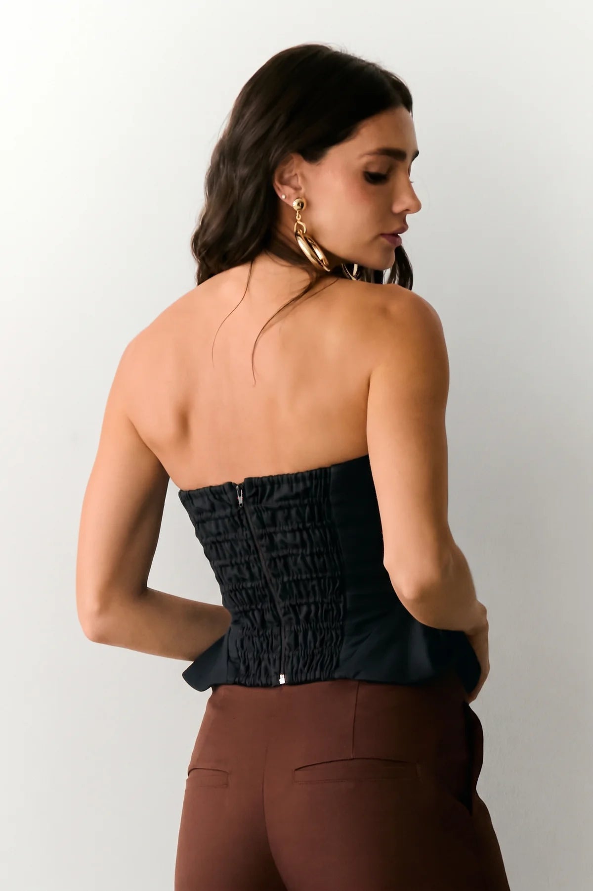 CROPPED TOMARA QUE CAIA RECORTES COM BARBATANAS LATERAL AMPLA PRETO 51388