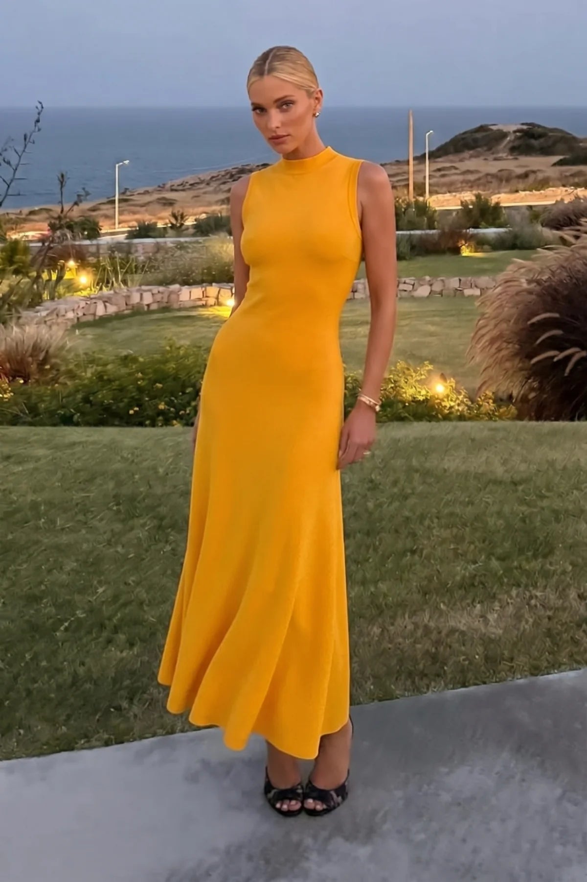 VESTIDO MIDI BARRA COM RODA AMPLAE ABERTURA COSTAS LARANJA MANGA 11779