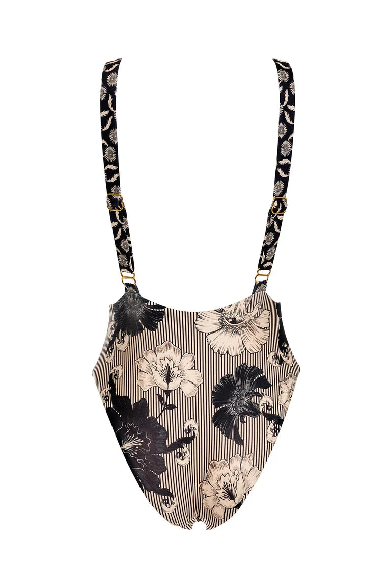 DOMENICA MATCHES ONE PIECE